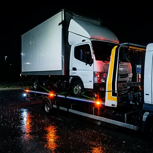 Mitsubishi Fuso Canter night recovery in Waltham Abbey, Essex